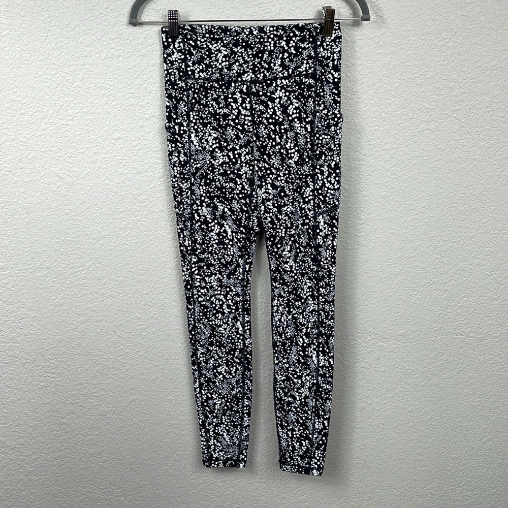 Lululemon Tight Stuff Tight Leggings Black Spotted Chirasu Full Length Sz 4